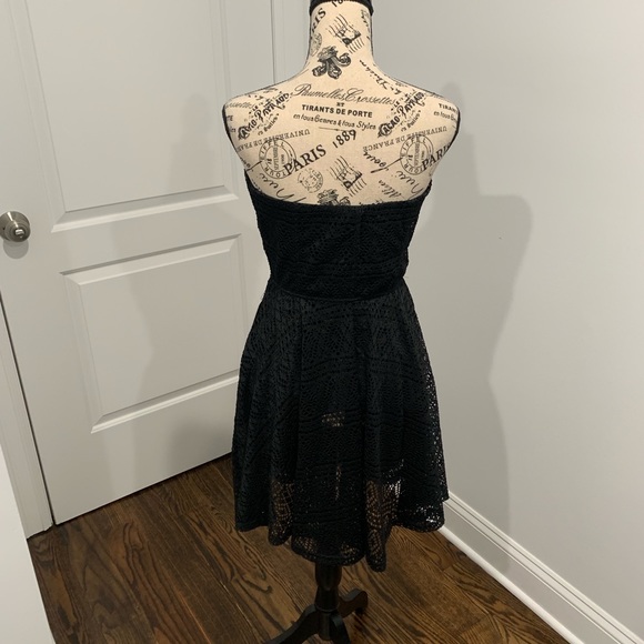 EXPRESS Lacy Tube Dress (Black) (Medium) - Picture 3 of 6